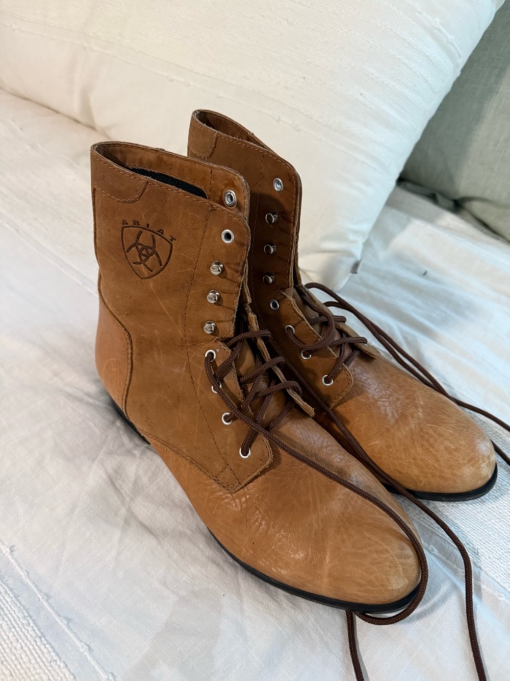 Ariat women’s Tan Leather Lace-Up Riding Boots